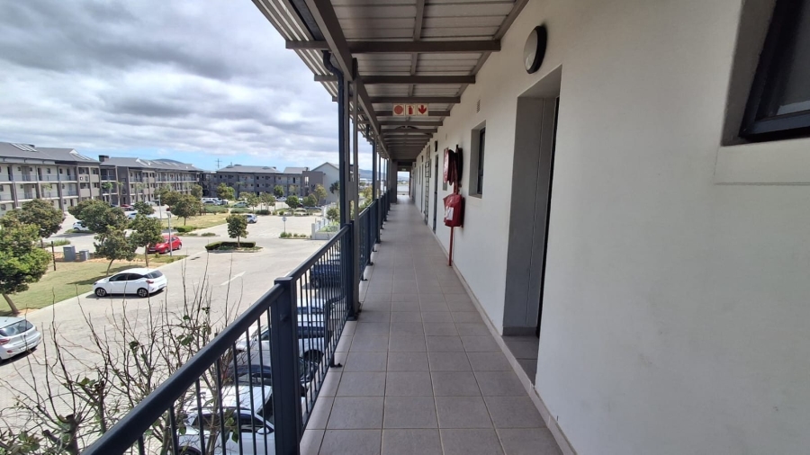 2 Bedroom Property for Sale in Buhrein Western Cape